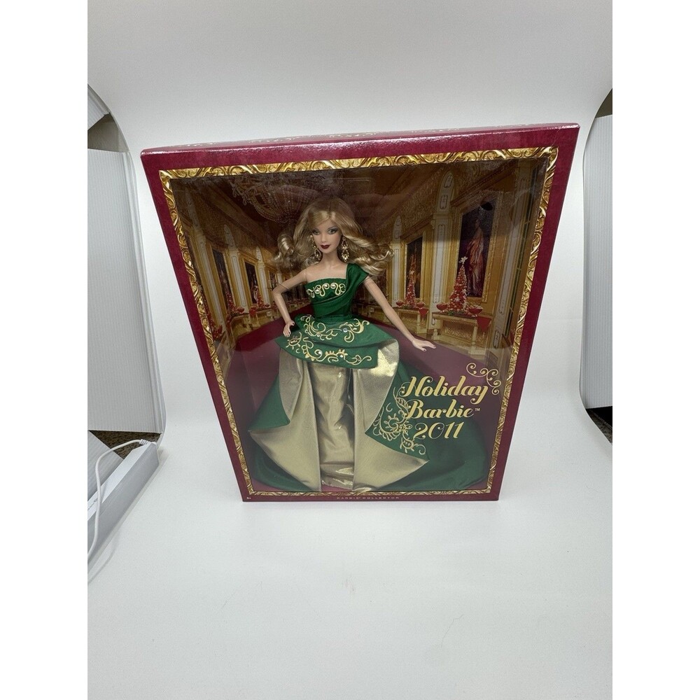 BARBIE 2011 Collectible Holiday Blonde Doll, BRAND NEW IN BOX, NRFB, MATTEL